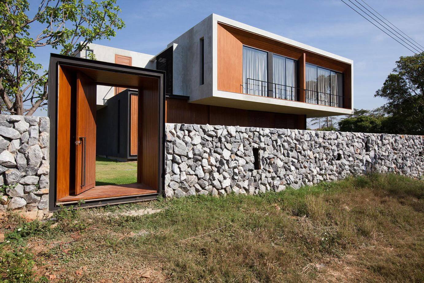 5 Ide Desain Pagar Batu Alam Cantik Untuk Rumah Minimalis
