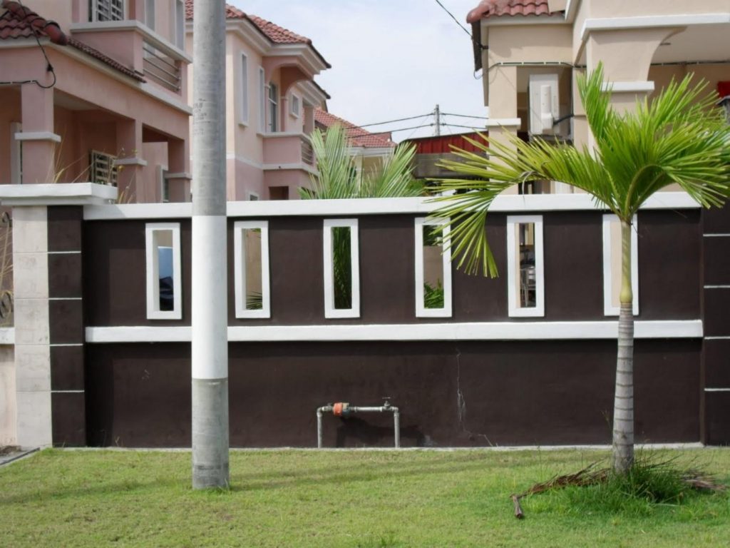 Pagar Tembok gaya Tropis untuk Rumah Mewah Anda
