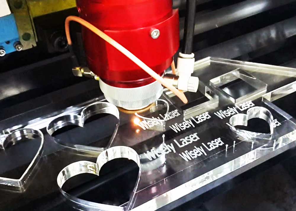 laser cutting bahan akrilik