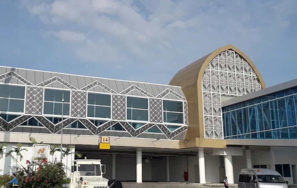 Facade Bandara Internasional Lombok