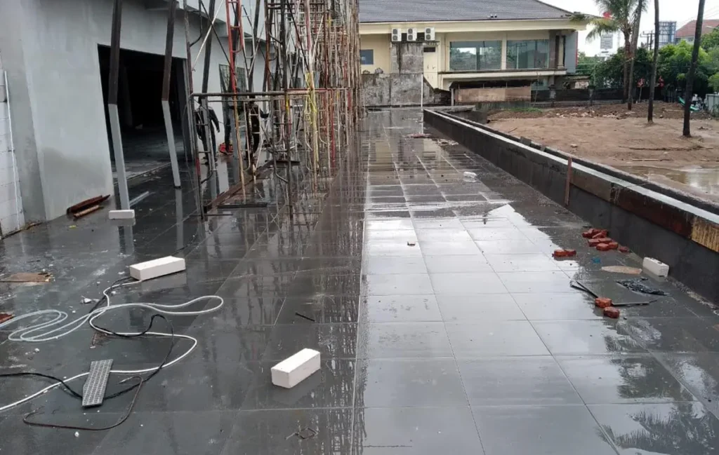 The keranjang bali mall interior construction photos